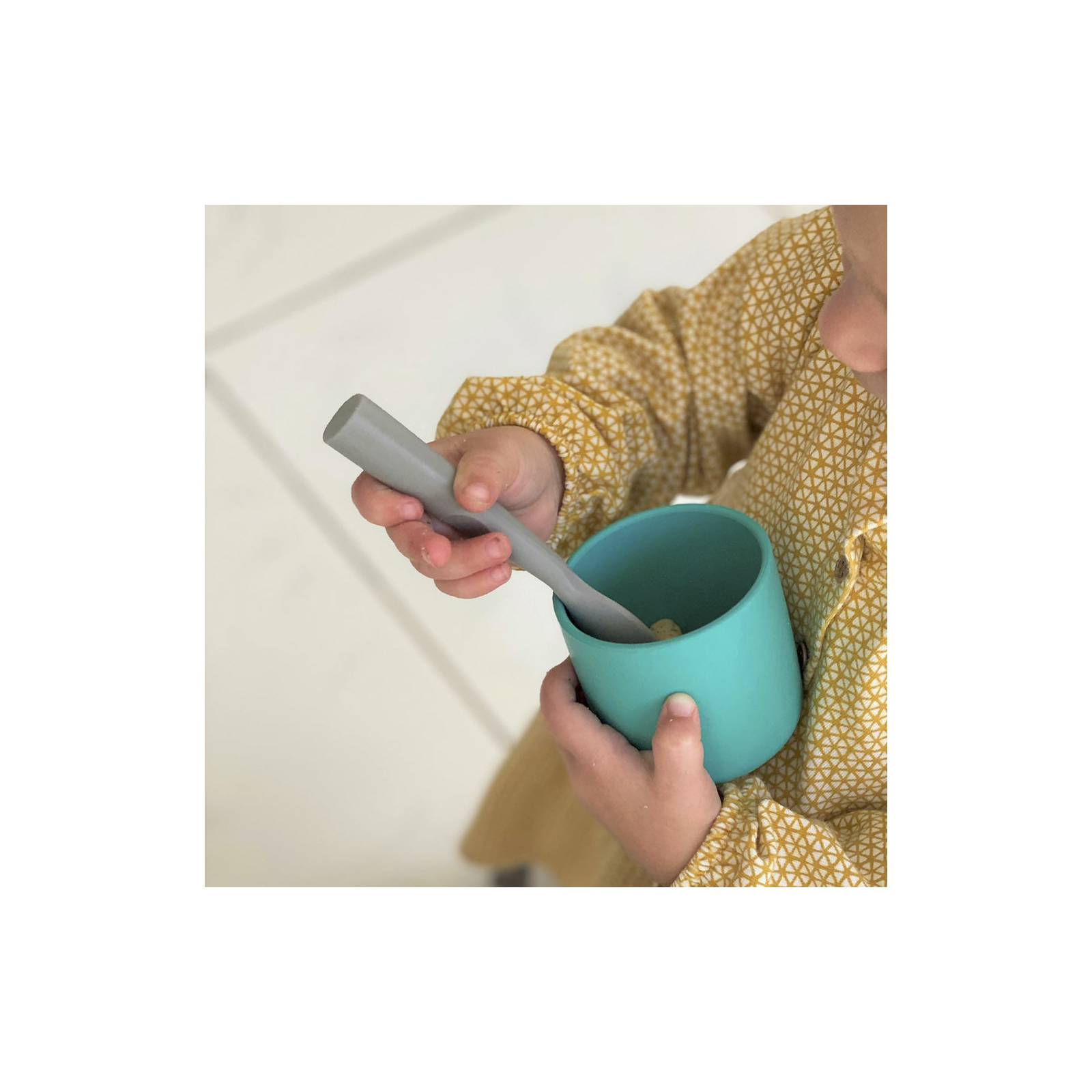 Набор детской посуды MinikOiOi Scooper - Powder Grey силиконовая ложка (101140004) изображение 4