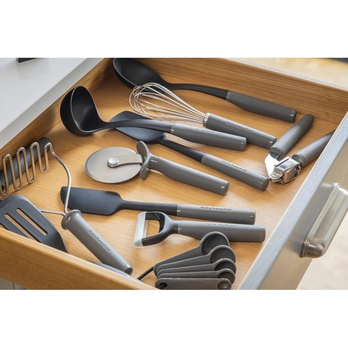 Прес для часнику KitchenAid Coreline 19 см сірий (KAS132OHCGG) зображення 7
