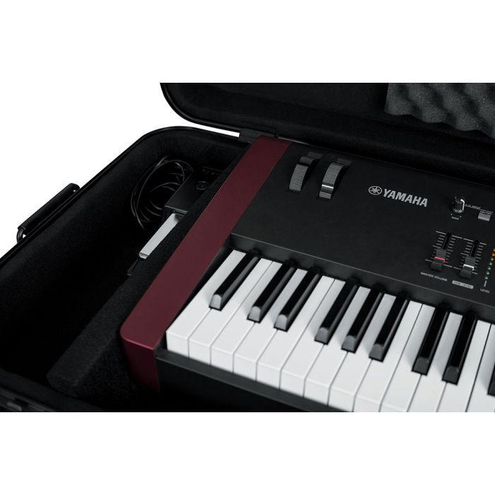 Кейс для клавишных Gator TSA ATA Molded 88-note Keyboard Case w/ Wheels (GTSA-KEY88) изображение 8