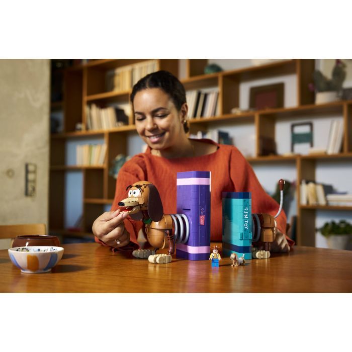 Конструктор LEGO Disney Pixar Книжные подставки «Собачка Спиралька» из «Истории игрушек» (43301) изображение 12