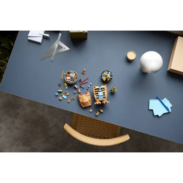Конструктор LEGO Ideas Инопланетянин (21370) изображение 10