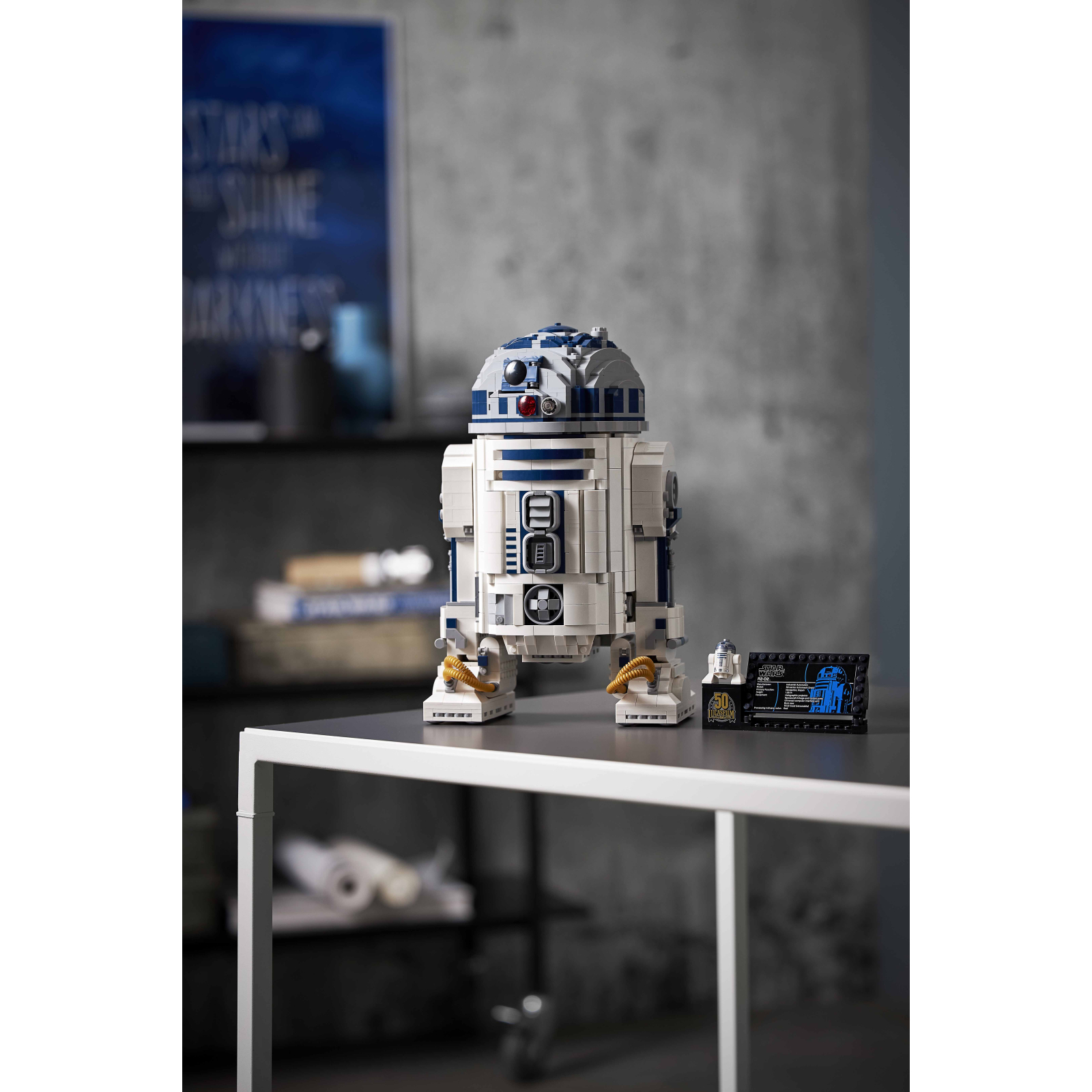 Конструктор LEGO Star Wars R2-D2 2314 деталей (75308) изображение 10