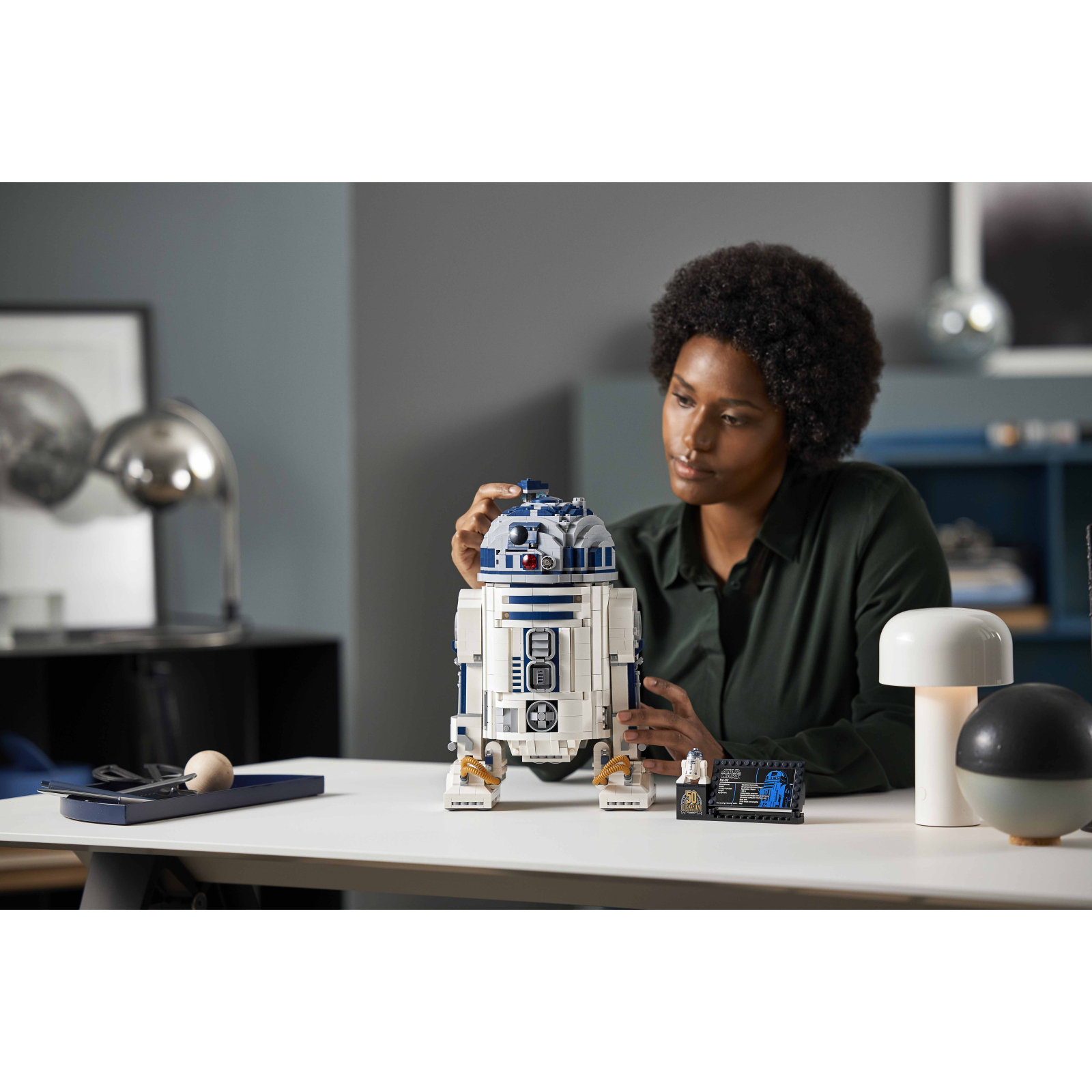 Конструктор LEGO Star Wars R2-D2 2314 деталей (75308) изображение 7