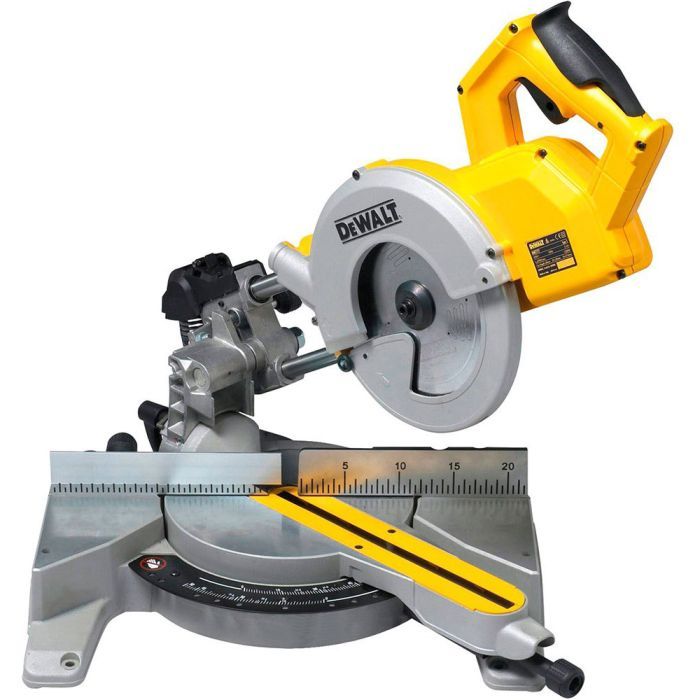 Торцювальна пила DeWALT DWS777