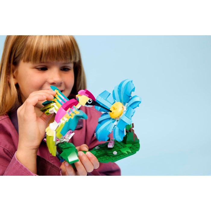 Конструктор LEGO Creator Дикие животные: красочный колибри (31384) изображение 11