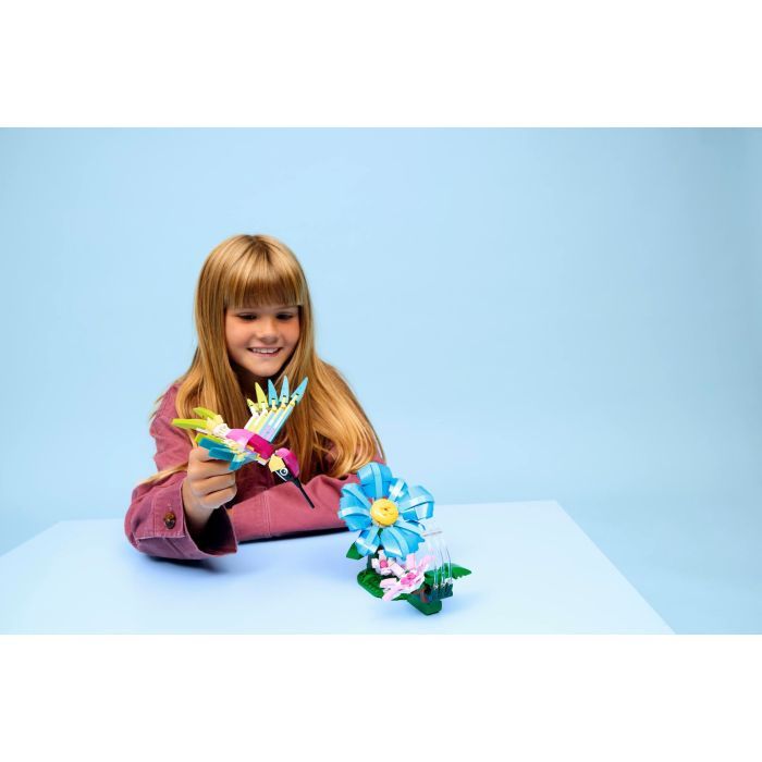 Конструктор LEGO Creator Дикие животные: красочный колибри (31384) изображение 12