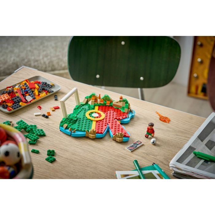 Конструктор LEGO Editions Football Криштиану Роналду — лучшие моменты футбольных матчей (43012) изображение 8