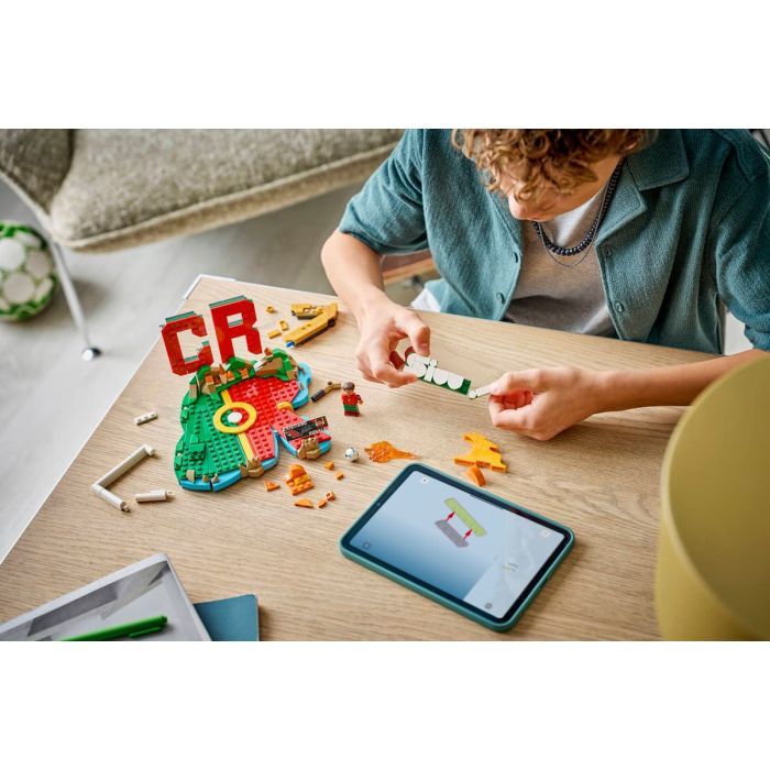 Конструктор LEGO Editions Football Криштиану Роналду — лучшие моменты футбольных матчей (43012) изображение 9