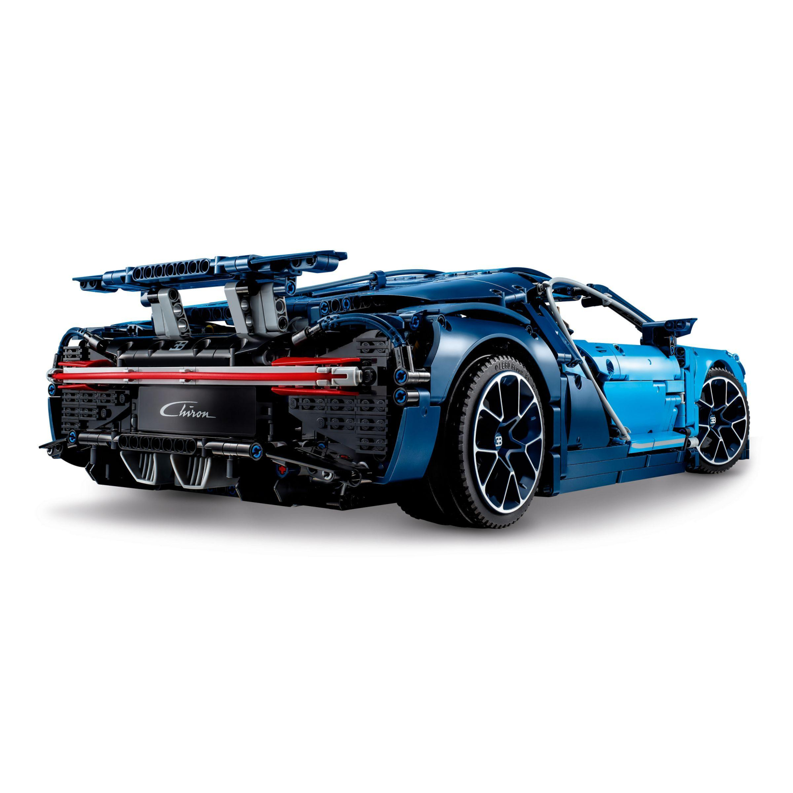 Конструктор LEGO Автомобиль Bugatti Chiron 3599 деталей (42083) изображение 4
