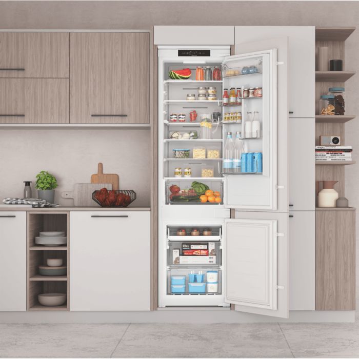 Холодильник Indesit INC20T321EU зображення 2
