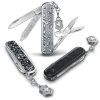 Нож Victorinox Classic SD Brilliant Damast + брелок-лого (0.6221.34) изображение 5
