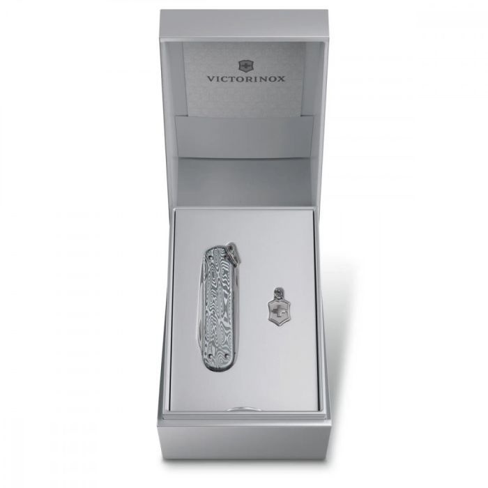 Нож Victorinox Classic SD Brilliant Damast + брелок-лого (0.6221.34) изображение 7