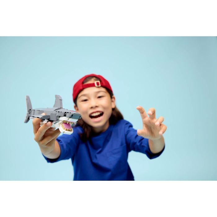 Конструктор LEGO Creator Лютая акула со сундуком сокровищ (31381) изображение 12