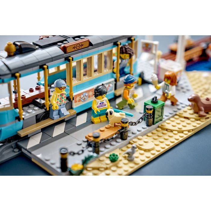Конструктор LEGO City Классический трамвай к пляжу (60506) изображение 10