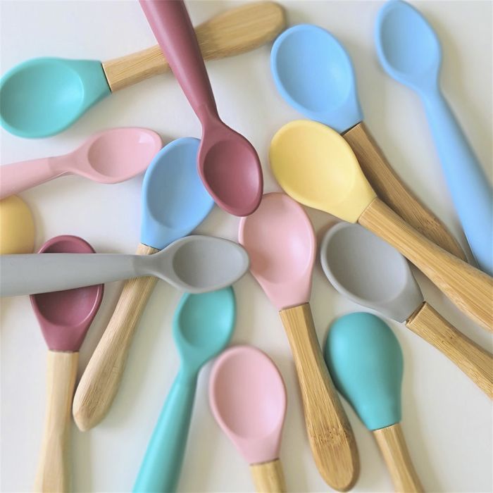 Набор детской посуды MinikOiOi Scooper - Bubble Beige силиконовая ложка (101140008) изображение 6