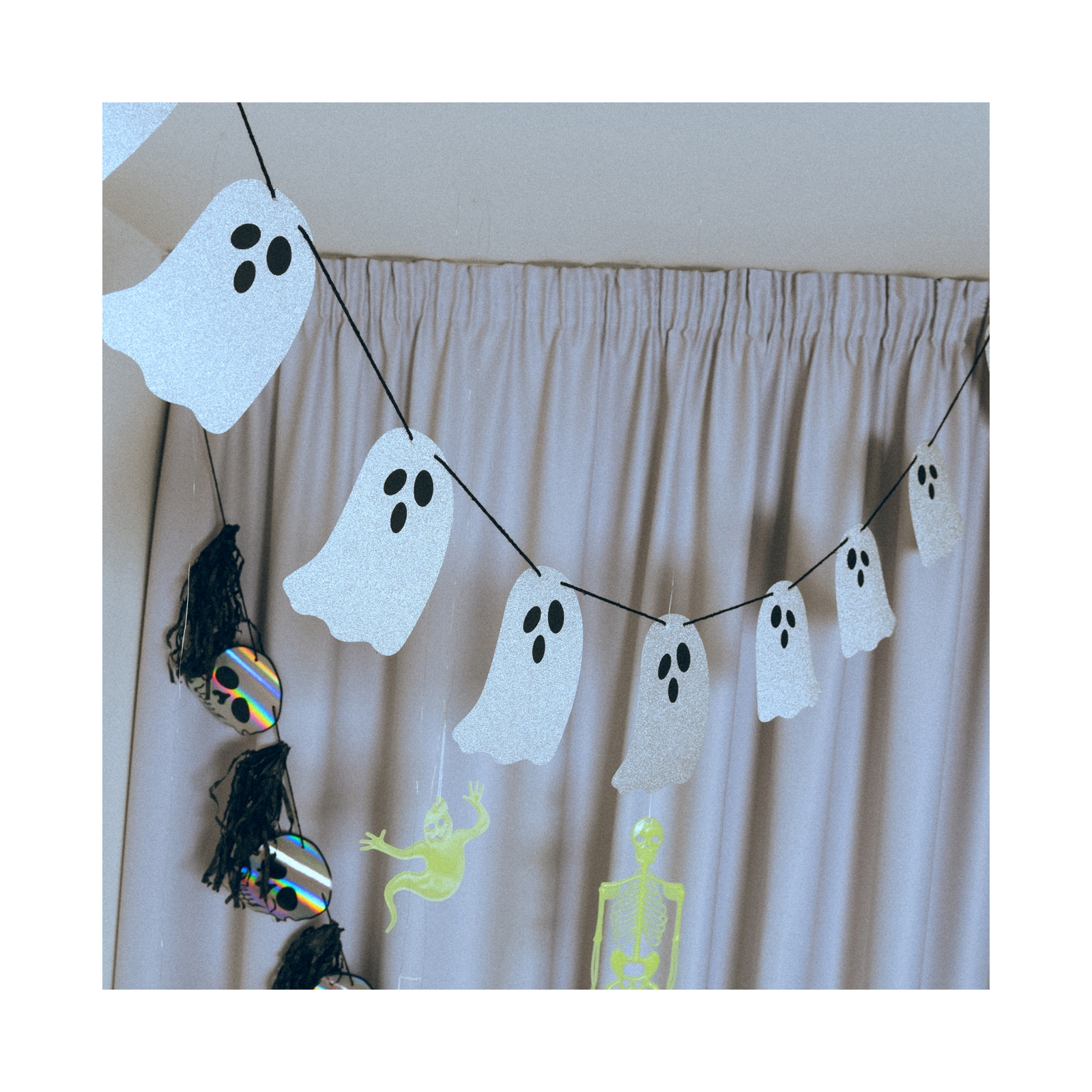 Гирлянда бумажная YES! Fun Хэллоуин "Призраки", 9 фигурок, 3 м, глиттер (801189) изображение 3
