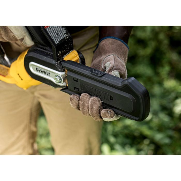 Ланцюгова пила DeWALT міні, 18 XR Li-ion 5Ah, безщіткова, шина 20 см (DCMPS520P1) зображення 10