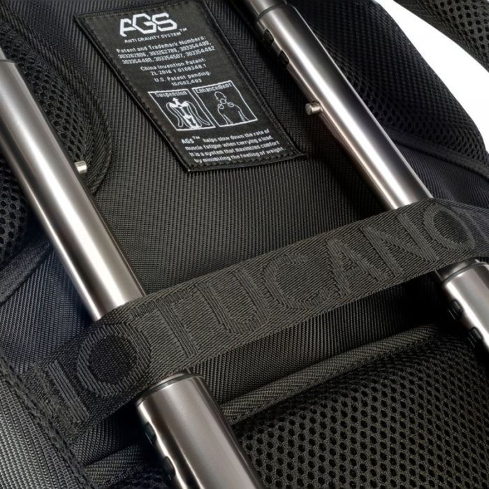 Рюкзак для ноутбука Tucano 17" Sole Gravity AGS (BKSOL17-AGS-BK) изображение 3