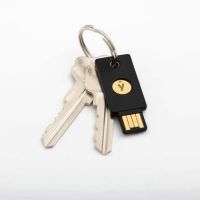 Аппаратный ключ безопасности Yubico YubiKey 5 NFC (YubiKey_5_NFC) изображение 2