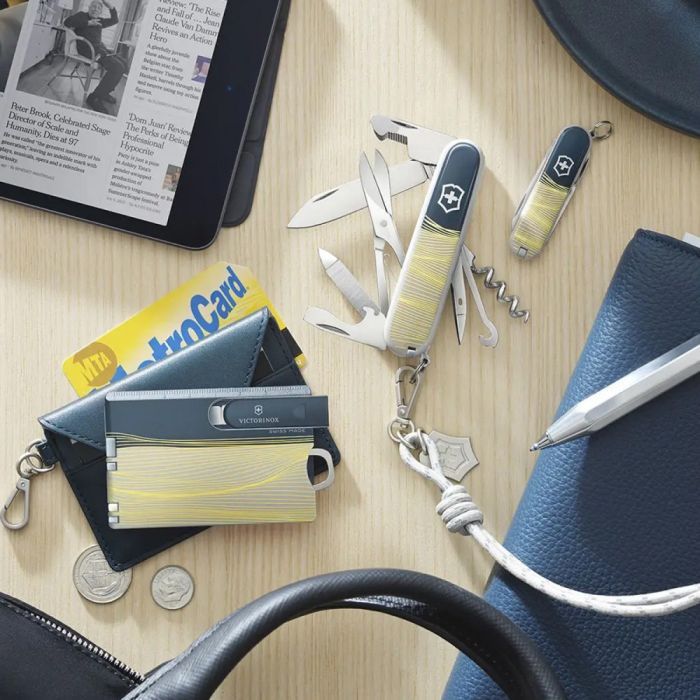 Нож Victorinox Classic SD New York Style (0.6223.E223) изображение 7