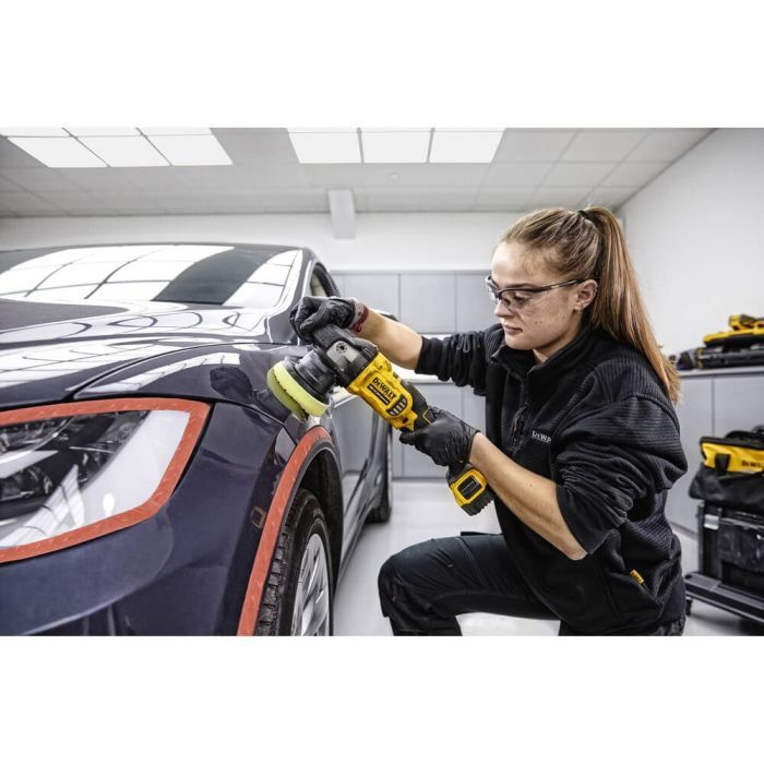 Шліфувальна машина DeWALT полірувальна 18В XR Li-Ion, 2x5Ah, кейс TSTAK (DCM848P2) зображення 6
