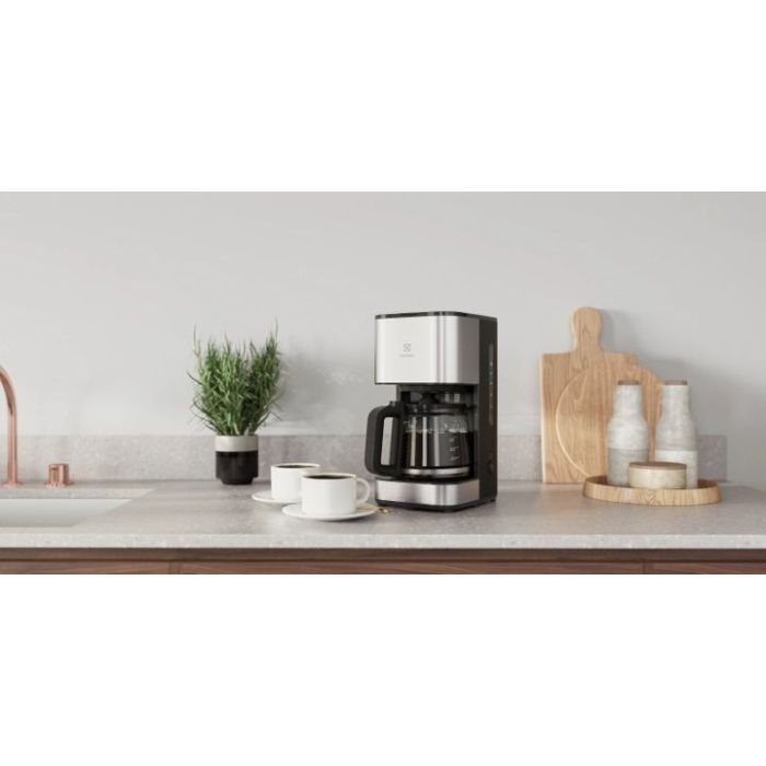 Капельная кофеварка Electrolux E3CM1-3ST изображение 2