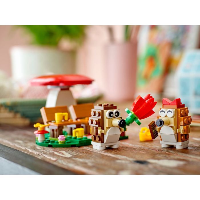 Конструктор LEGO Iconic Романтический пикник ежиков (40711) изображение 10