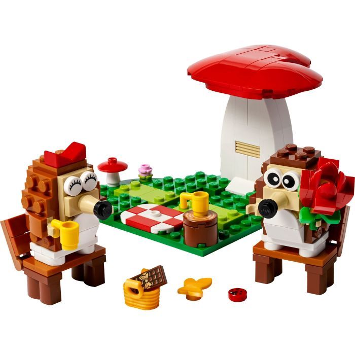 Конструктор LEGO Iconic Романтический пикник ежиков (40711) изображение 2
