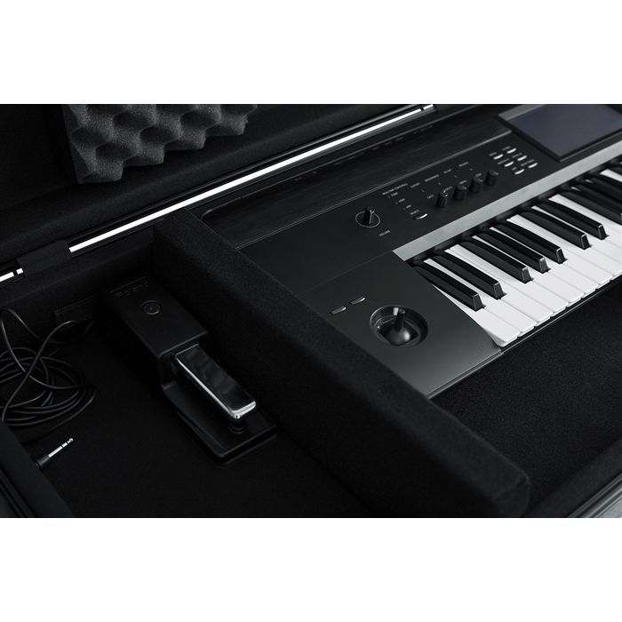 Кейс для клавишных Gator TSA ATA Molded 76-note Keyboard Case w/ Wheels (GTSA-KEY76) изображение 6