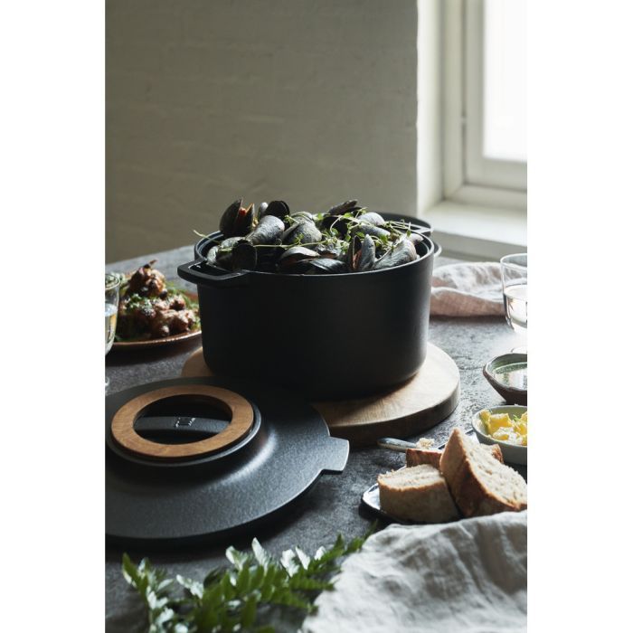 Кастрюля Fiskars Norden чавунна 6 л чорна (1026566) изображение 8