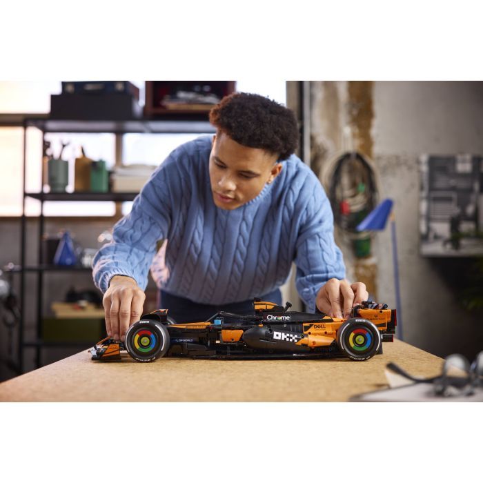 Конструктор LEGO Technic Автомобиль McLaren MCL39 F1 (42228) изображение 10