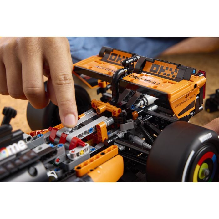Конструктор LEGO Technic Автомобиль McLaren MCL39 F1 (42228) изображение 9