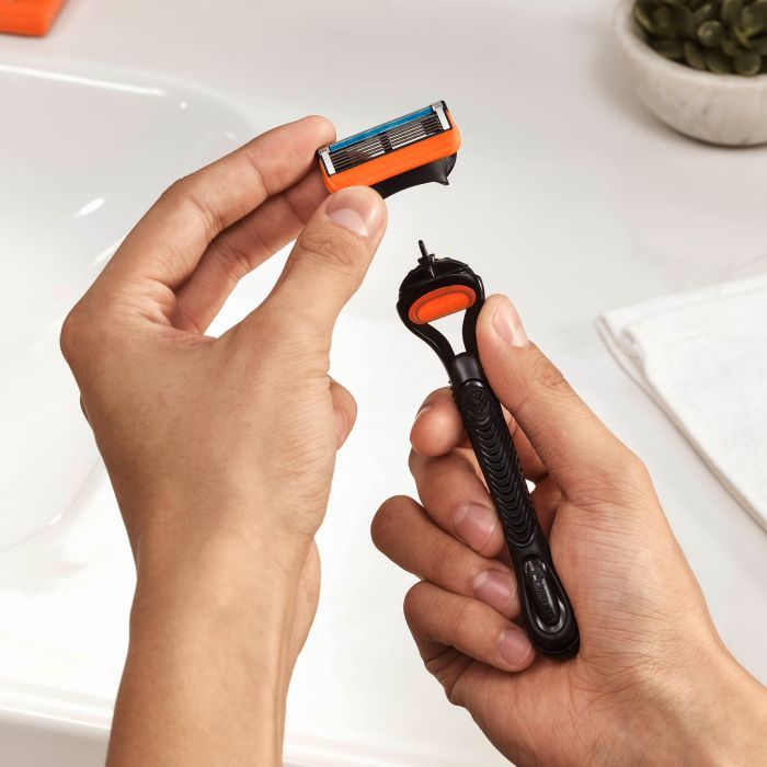 Бритва Gillette Fusion5 с 4 сменными картриджами (7702018556274/7702018610266) изображение 3