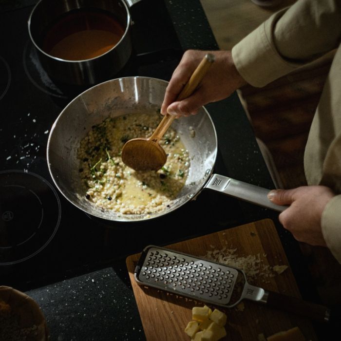 Сковорода Fiskars Вок Norden 28 см без покриття (1067630) изображение 8