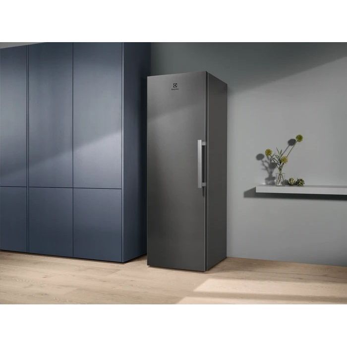Морозильна камера Electrolux RUT7ME28X2 зображення 8