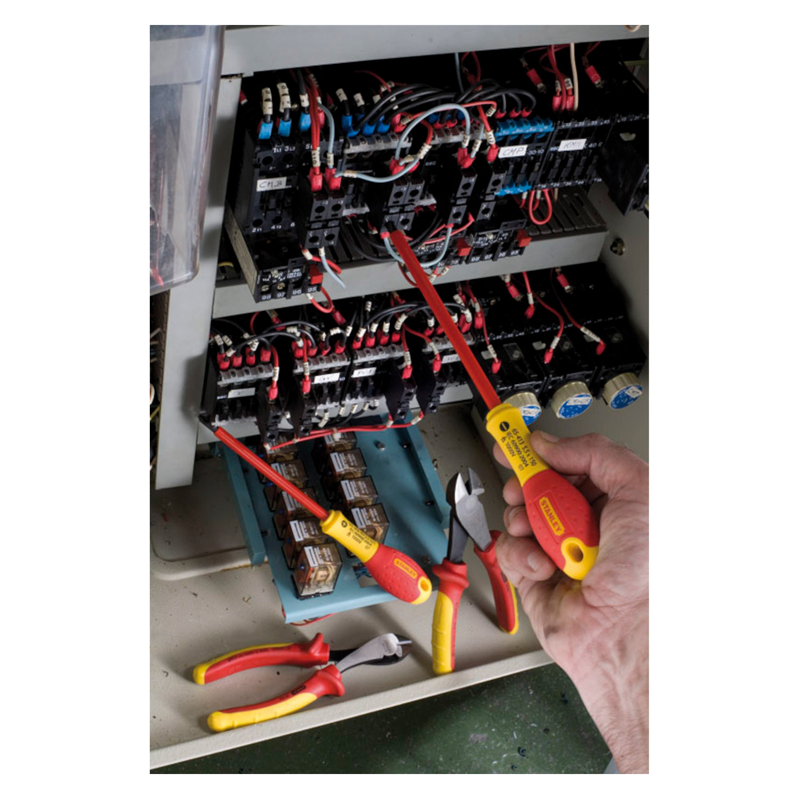Отвертка Stanley электрика FatMax VDE 1000V изолированная с жалом под прямой шлиц SL2,5x50 мм. (0-65-410) изображение 2