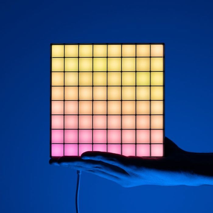 Гирлянда Twinkly Smart LED Squares 1 Starter Panel, RGB LED, USB-C, Black 16х16см (TWQ064STW-01-BUSB) изображение 3