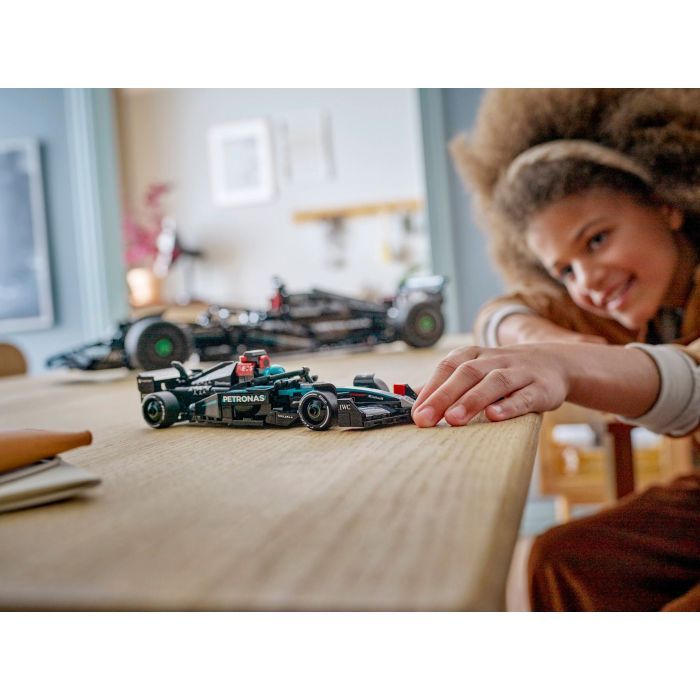 Конструктор LEGO Speed Champions Автомобіль для перегонів Mercedes-AMG F1 W15 (77244) зображення 10