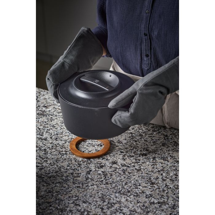 Кастрюля Fiskars Norden чавунна 6 л чорна (1026566) изображение 12