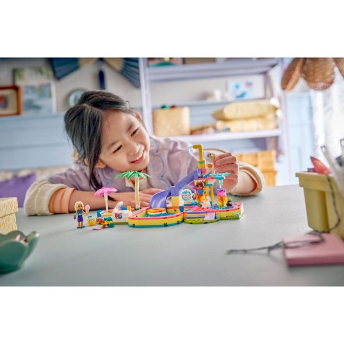 Конструктор LEGO Friends Веселый день в аквапарке (42676) изображение 11