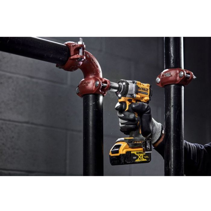 Гайковерт DeWALT 18 В XR Li-lon,406 Нм, 2 Ah, 2 АКБ, ЗП, TSTAK (DCF921D2T) зображення 7