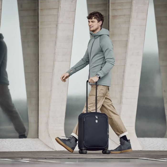 Чемодан Victorinox Travel Connex SS Deep Lake2 S USB (Vt610962) изображение 2