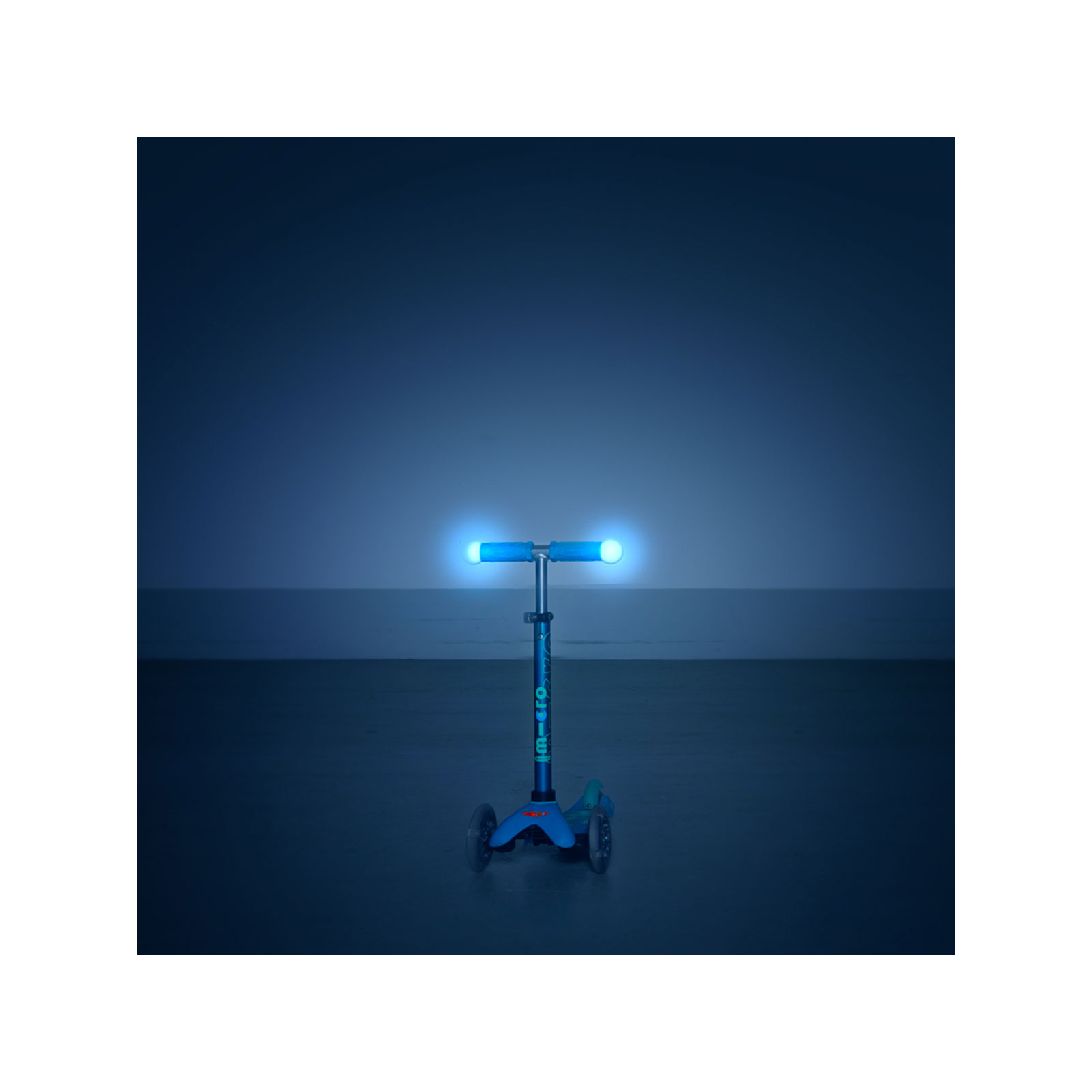 Самокат Micro Mini Deluxe Magic Navy Blue LED (MMD149) изображение 6