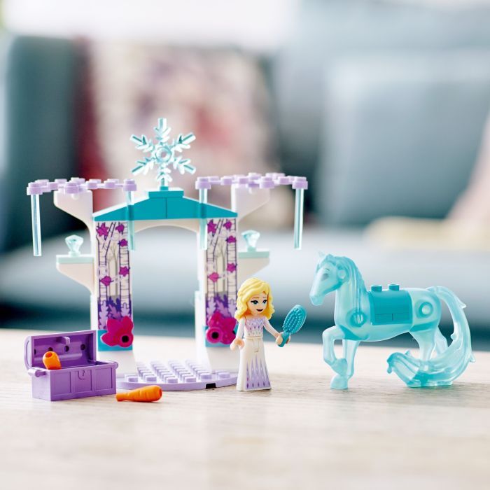 Конструктор LEGO Disney Princess Крижана стайня Ельзи та Нокка 53 деталі (43209) зображення 4
