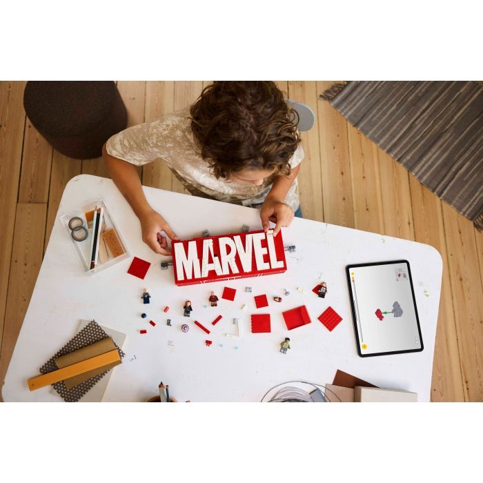 Конструктор LEGO Super Heroes Логотип і мініфігурки MARVEL (76313) зображення 8