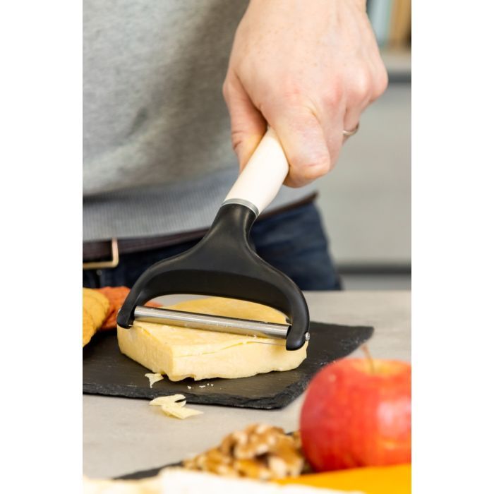 Кухонный нож KitchenAid Coreline для сиру, 20,3 см, червоний (KAG133OHERE) изображение 3