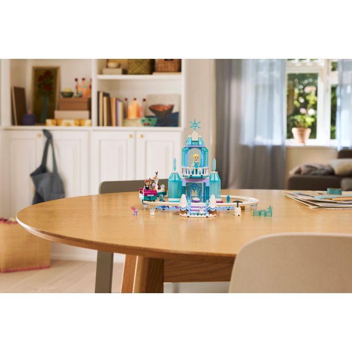 Конструктор LEGO Disney Princess Ледяной дворец Эльзы и веселое катание на санках (43281) изображение 11