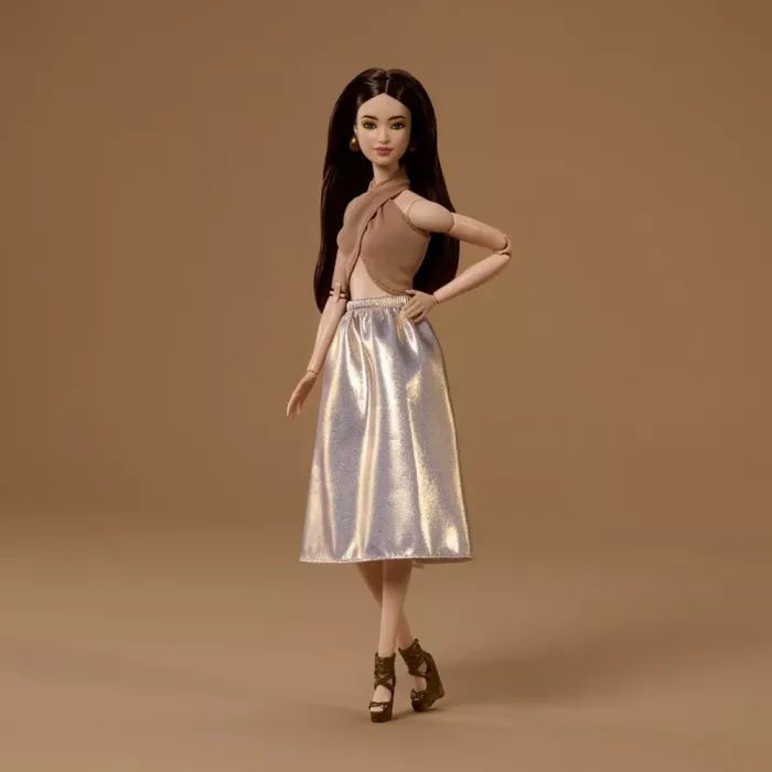 Кукла Barbie Signature Basics 6 Брюнетка (JJX25) изображение 5