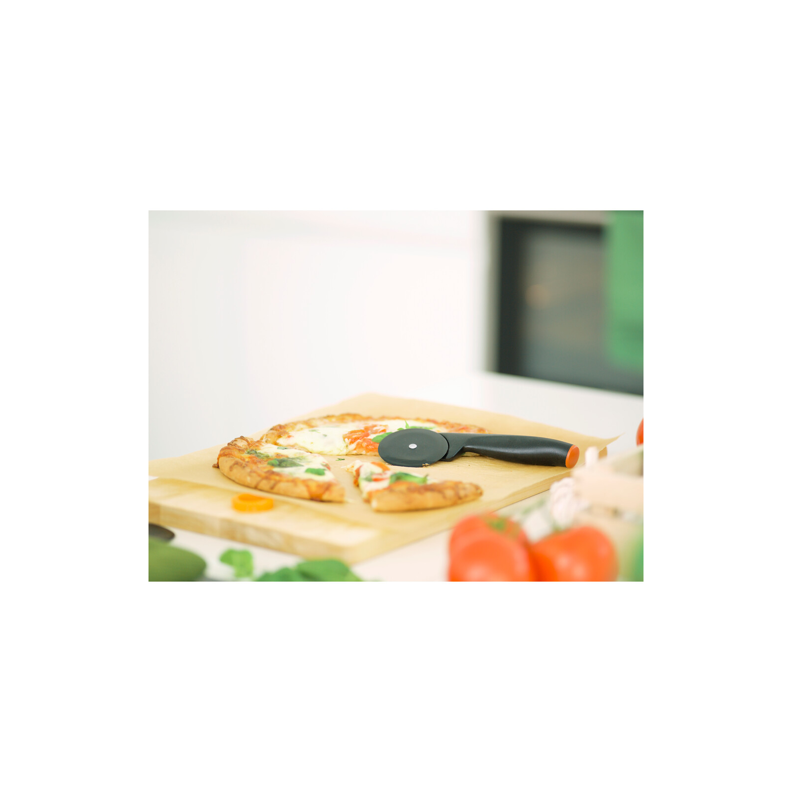 Кухонный нож Fiskars Form Pizza (1019533) изображение 2