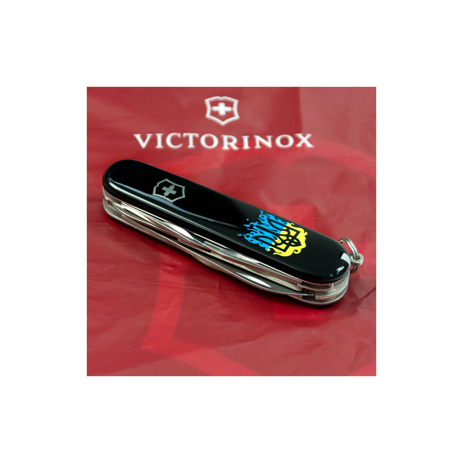 Нож Victorinox Climber Ukraine Black "Тризуб ОУН" (1.3703.3_T0300u) изображение 2
